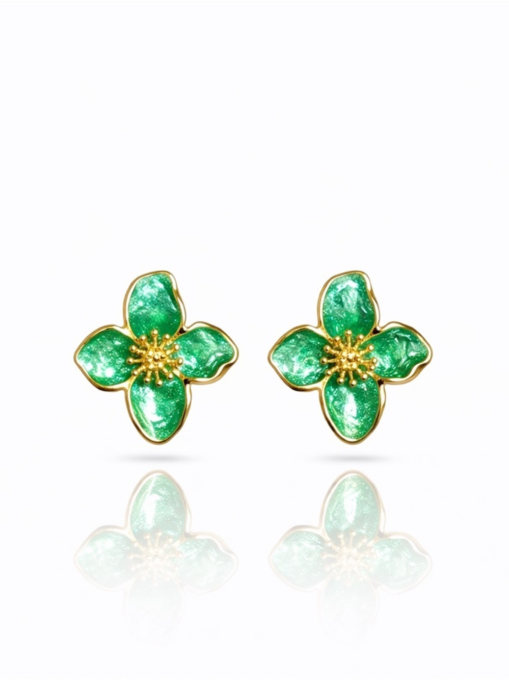 Green Clover Flower Stud Earrings - Gold Tone